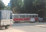Харьковский трамвай сошел с рельсов и протаранил «Жигули»