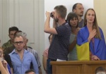 Активисты спели гимн Украины на сессии горсовета