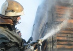 На Харьковщине спасатели вынесли из огня спящего мужчину