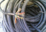 В Змиевском районе мужчина вырыл 150 метров телефонного кабеля