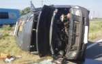 Возле Рогани перевернулся микроавтобус: шестеро пострадавших