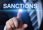 Указ Порошенко о введении санкций вступил в силу
