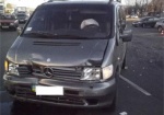 В Харькове столкнулись «ВАЗ» и Mercedes, есть пострадавшие