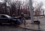 Возле парка Горького авто врезалось в столб
