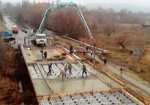 Реконструкция моста через речку Сухой Торец в Барвенково - на стадии завершения