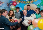 В Харькове вручили свидетельства о рождении детей, появившихся на свет 1 января