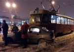На Клочковской трамвай протаранил такси