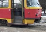 В Харькове пешеход выпал из трамвая и умер