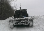 Расчищать дороги области от снега будет военная техника