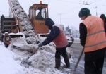 Улицы Харькова убирают 122 единицы техники