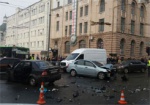 ДТП на площади Конституции - трое пострадавших