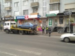 В Харькове эвакуируют автомобили, припаркованные на пешеходных переходах