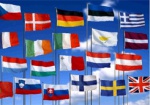 Двухлетняя девочка знает флаги всех стран мира