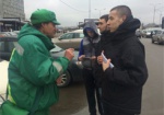 Активисты харьковского «Азова» борются с нелегальными парковками