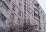 В Харьковской области школьник выпал с пятого этажа
