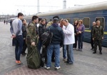 В Харькове встретили поезд «Единения Украины». Волонтеры и военные везут подарки детям и бойцам АТО