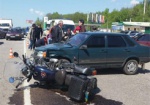 Возле экопарка столкнулись «ВАЗ» и мотоцикл - пострадали 2 человека