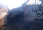 Пожар в Изюмском районе: огонь уничтожил дом, гараж и пристройки