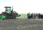 Люди в камуфляже и протесты на пшеничном поле. В Змиевском районе продолжается аграрный конфликт