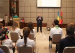Игорь Райнин провел встречу с лучшими школьниками и молодыми учеными региона