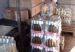На Харьковщине обнаружили склад нелегальной водки