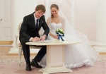 В Украине хотят открыть экстренные пункты бракосочетания