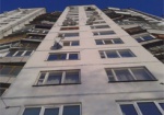 На Салтовке пожилая женщина выпрыгнула из окна 10-го этажа