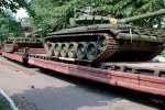 Россия пригнала в Донецк 30 платформ с танками