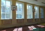 Ко Дню знаний в Чугуевской школе №2 отремонтировали спортзал