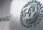 НБУ: Спасти падающую гривну может транш МВФ