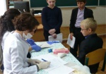 Медосмотры в школах Харькова: здоровых детей только треть