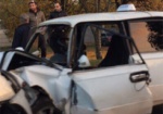 В Харькове спасатели вытащили мужчину из искореженного авто