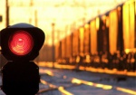 На Харьковщине «ВАЗ» врезался в грузовой поезд: водитель погиб