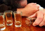 Число жертв суррогатного алкоголя на Харьковщине превысило 40