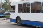 В Харькове 20-летний парень попал под троллейбус