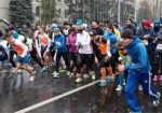 Около 200 спортсменов пробежали дистанцию в центре Харькова