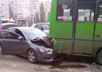 На Алексеевке столкнулись маршрутка и Mitsubishi: пострадал ребенок