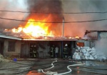 В Харькове – крупный пожар в здании бывшей макаронной фабрики