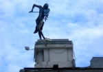 Куда исчезла знаменитая скульптура «Скрипач на крыше»