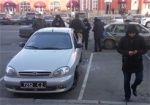 В Харькове люди в масках ограбили автомобиль военных