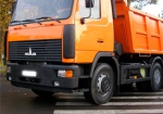 Возле супермаркета на «Киевской» грузовик сбил водителя