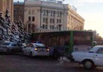 Автобус попал в ДТП в центре Харькова