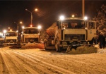 Ночью город будут расчищать от снега - харьковчан просят не парковать авто на обочинах