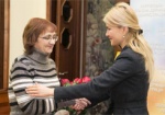 Светличная вручила документы на землю семье погибшего Героя Украины