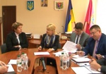 Земельные вопросы и ремонт дорог: председатель ХОГА провела выездной прием граждан в Краснокутском районе
