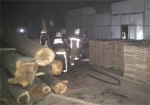 В Харькове - пожар на предприятии по производству древесной продукции