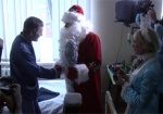Раненых бойцов АТО в харьковском госпитале поздравили с новогодними праздниками