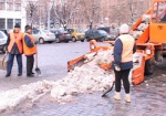 За день из Харькова вывезли более тысячи кубометров снега