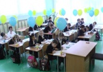 Сюрприз от губернатора. Юлия Светличная откликнулась на письмо школьницы с просьбой о новой мебели в класс