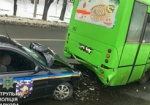 На Клочковской маршрутка попала в аварию